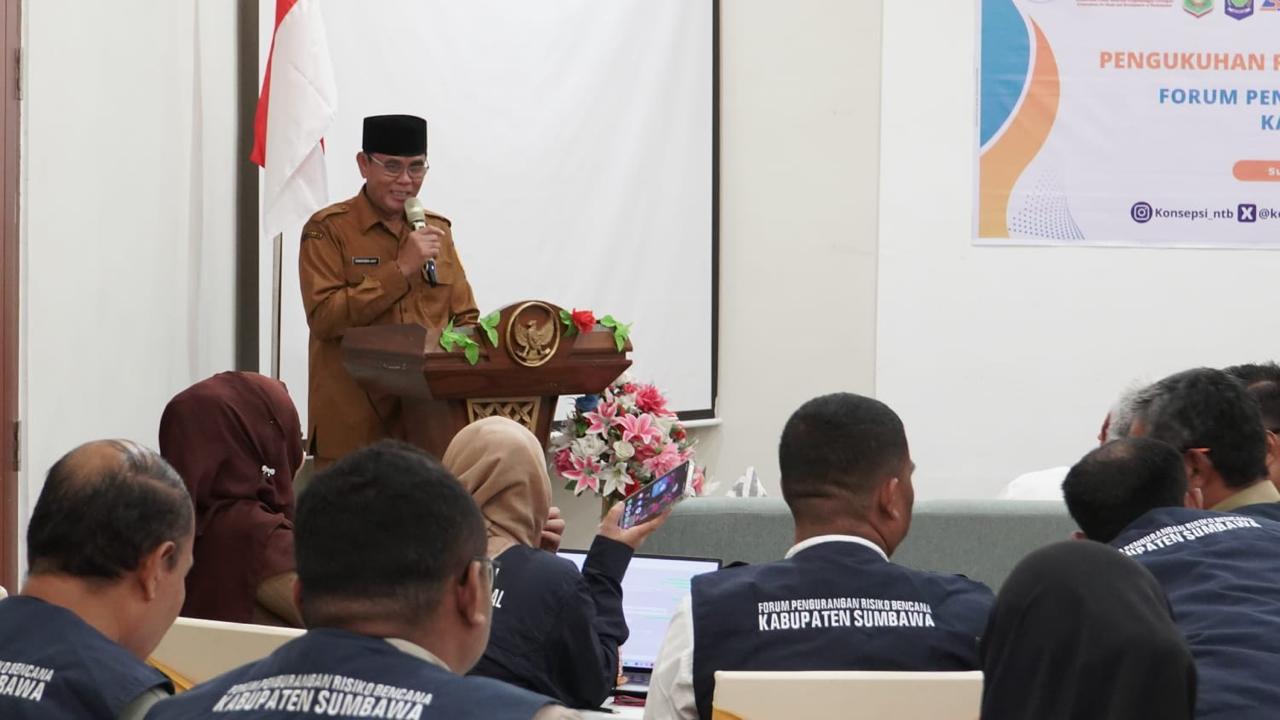 Bupati Jarot Kukuhkan Pengurus FPRB Sumbawa, Perkuat Kolaborasi Pengurangan Risiko Bencana