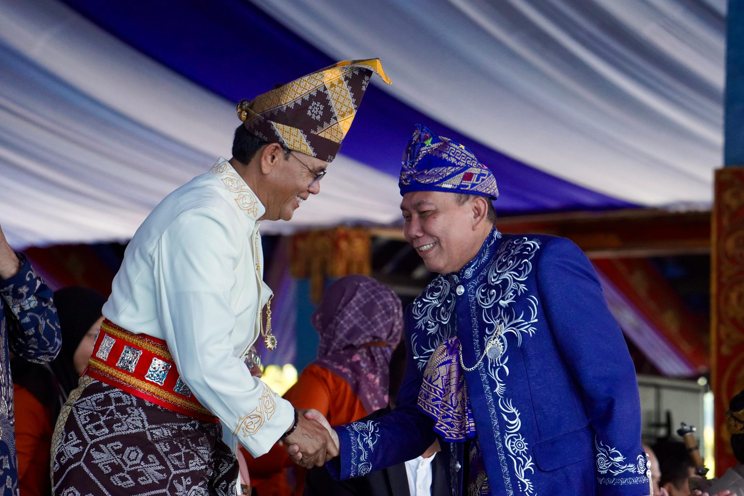 Bupati Sumbawa Hadiri Upacara HUT ke-68 Lombok Barat, Perkuat Sinergi Antar Daerah di NTB