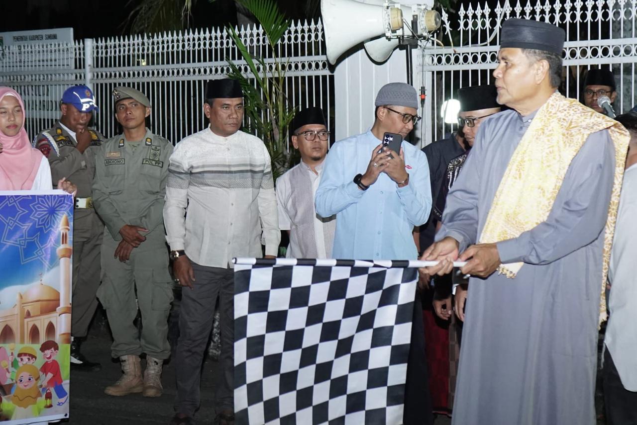 Bupati Sumbawa Lepas Pawai Takbir Keliling Idul Adha 1447 H, Gaungkan Semangat Ukhuwah Islamiah dan Kebersamaan Masyarakat Tana Samawa