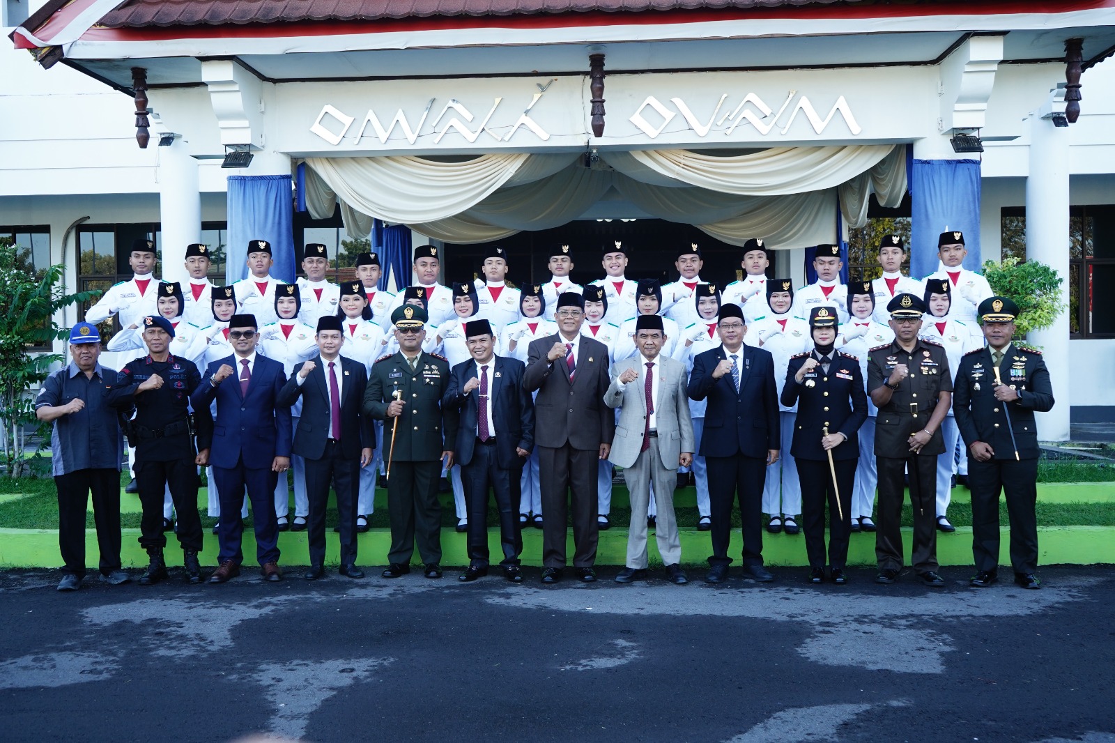 Pimpin Upacara Hari Lahir Pancasila 2026, Bupati Sumbawa Tegaskan Nilai Ideologi Sebagai Fondasi Kebijakan Daerah
