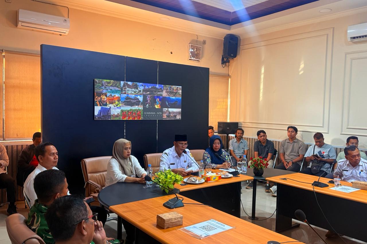 Bupati Sumbawa Buka Sosialisasi Pembangunan SPAM Beringin Sila dan Marente Tahun 2026