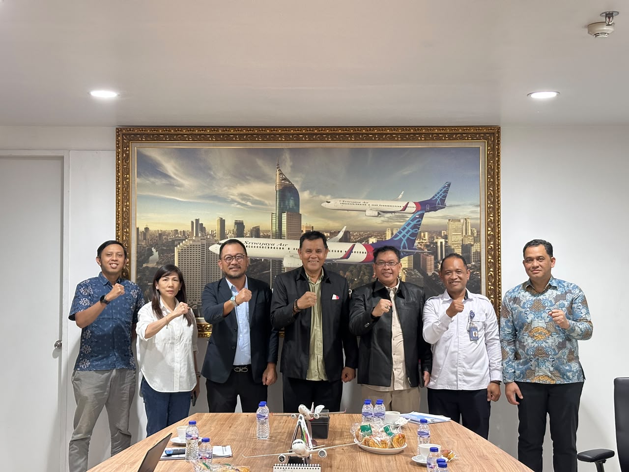 Bupati Sumbawa Jajaki Kerja Sama dengan PT NAM Air, Dorong Pembukaan Rute Penerbangan ke Sumbawa
