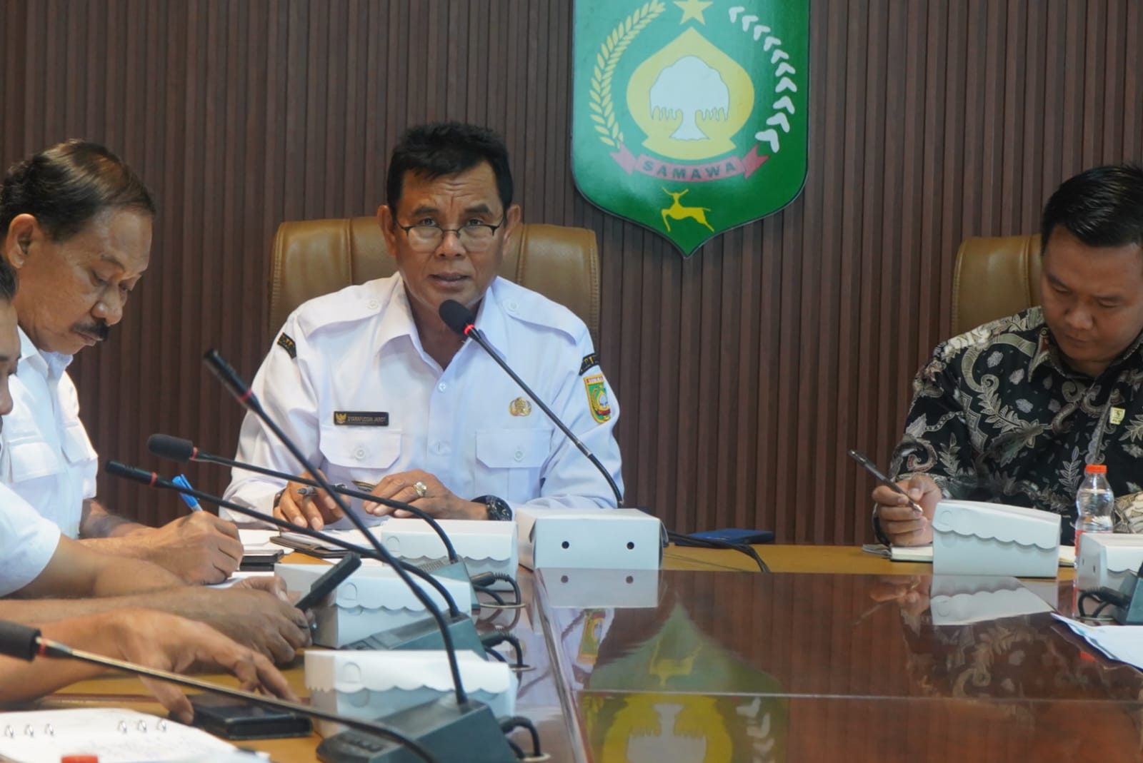 Bupati Jarot: Jangan Sampai Jalan Menghambat Masyarakat Menikmati Listrik